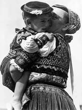 http://www.slovakheritage.org/Folkartists/Images/Plicka/05.jpg